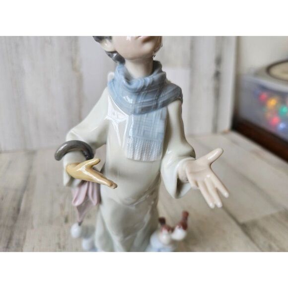 Lladro 6149 Winter boy Angel Bird umbrella Cherub figurine memorial statue - Picture 11 of 11